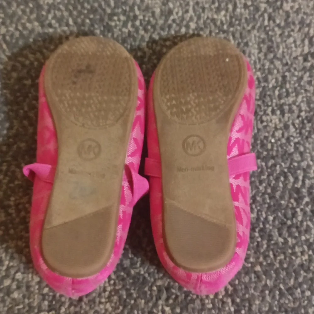 Michael Kors toddler girls size 10 pink canvas ballet flats